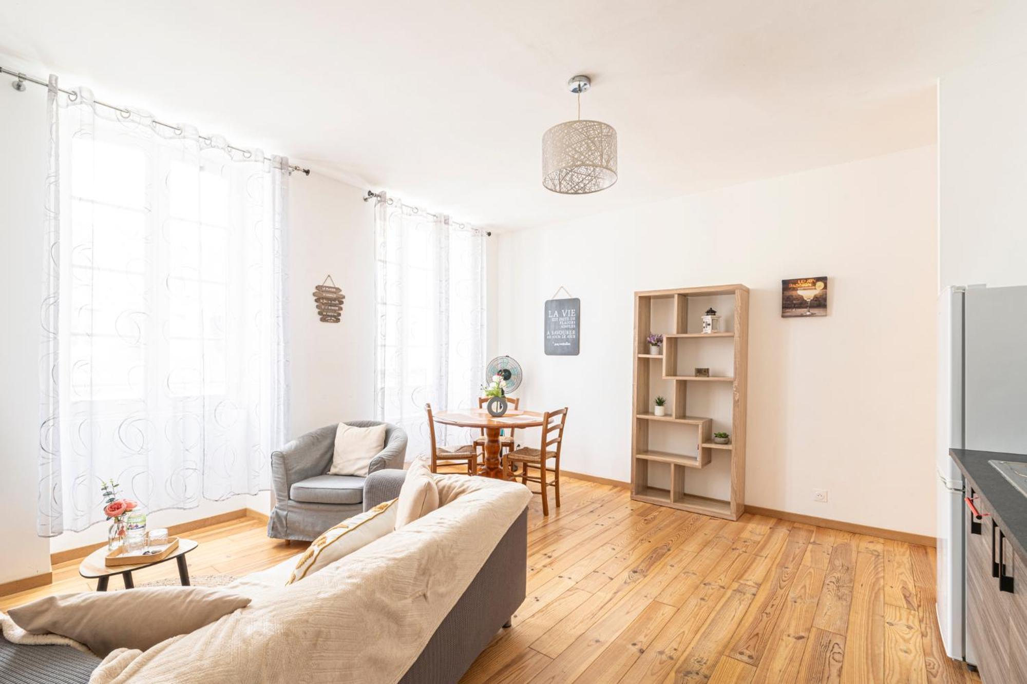 Le Douillet Bearnais Apartment По Екстериор снимка